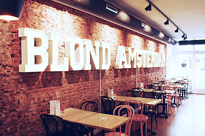Café Blond Amsterdam breakfast tables