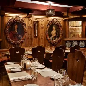 Restaurant d’Vijff Vlieghen: dineren tussen authentieke werken van Rembrandt