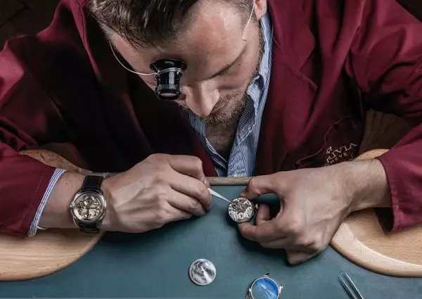 Xupes opent in De Bijenkorf met vintage horloges pop-up 