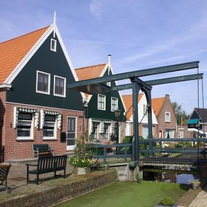 Giethoorn & Volendam Tour