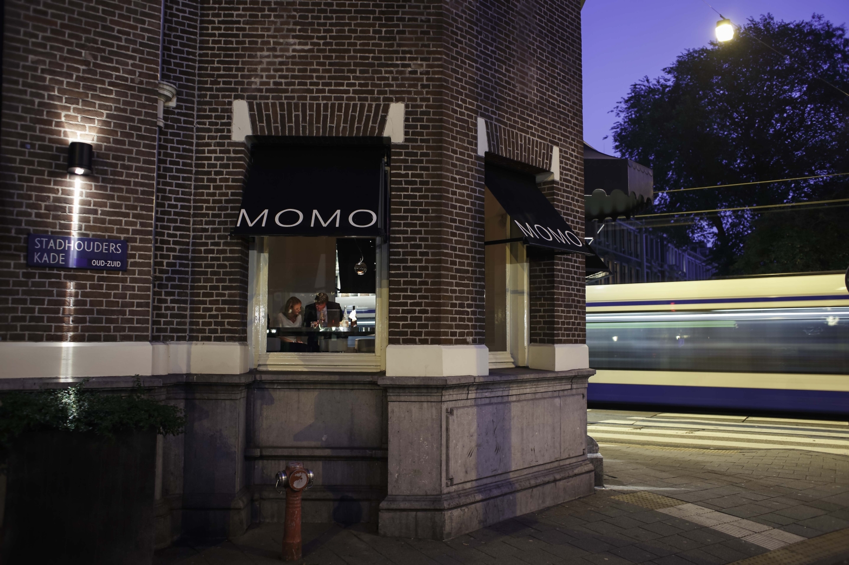 MOMO Restaurant, Bar und Aufenthaltsraum